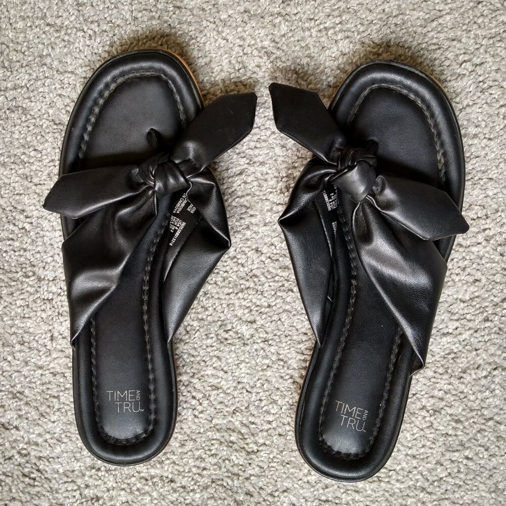 Time and Tru Black Bow Flip Flops Size 8
